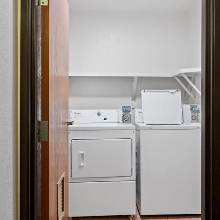 Hotel Super 8 By Wyndham Santa Rosa Zewnętrze zdjęcie
