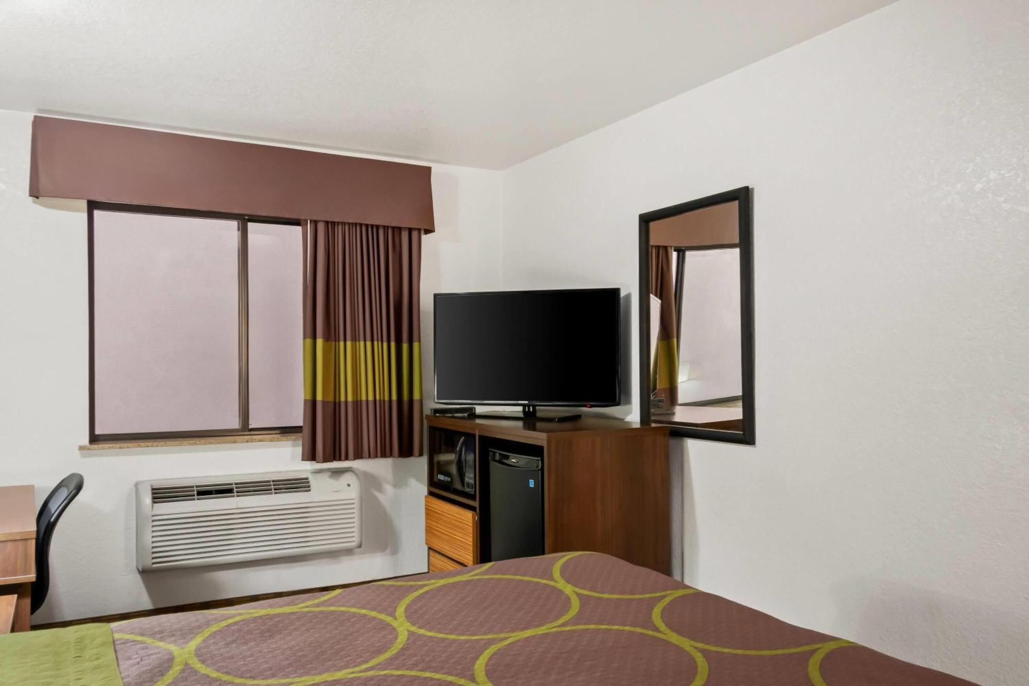 Hotel Super 8 By Wyndham Santa Rosa Zewnętrze zdjęcie